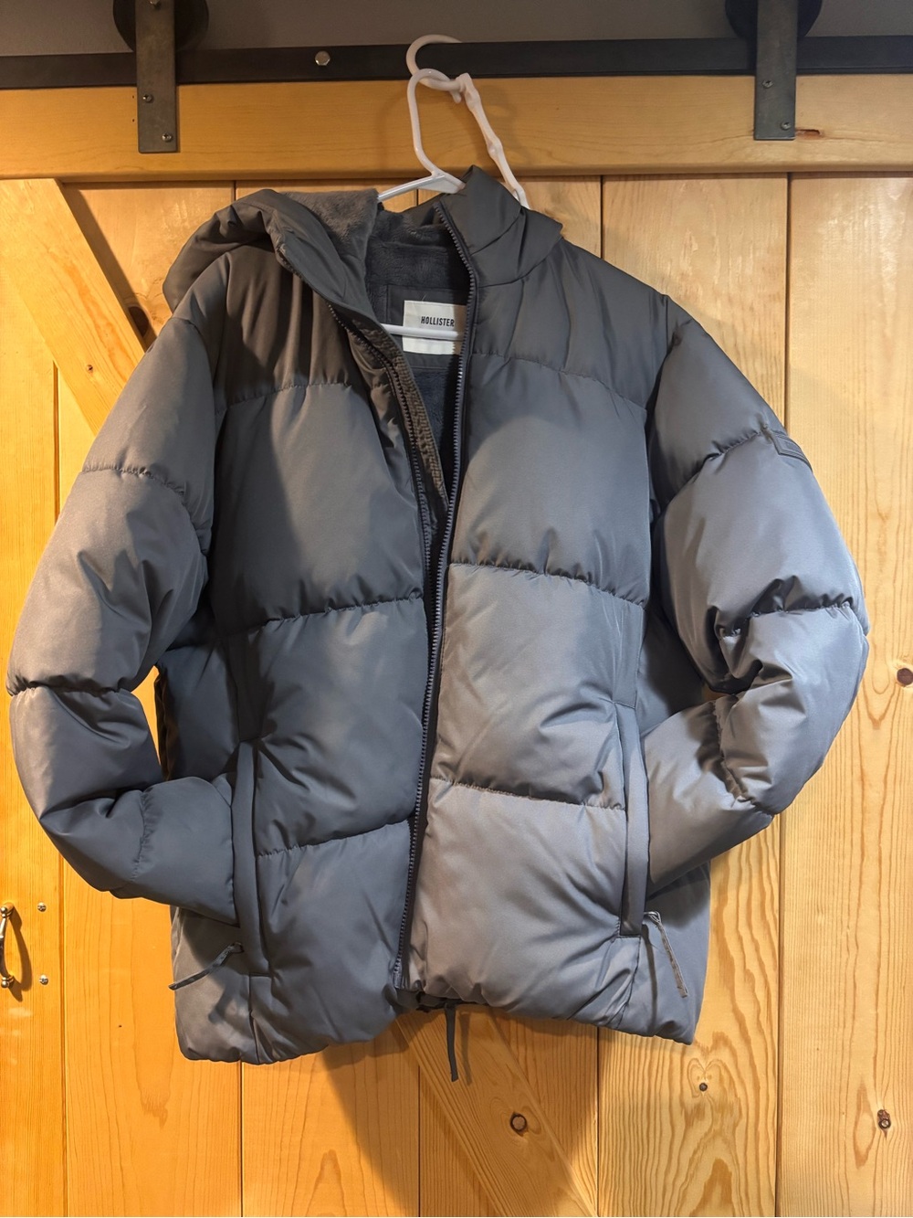Hollister men’s Gray Puffer Jacket with Hood